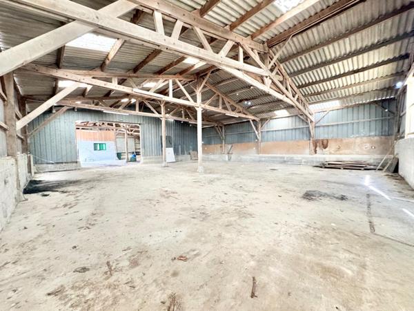 Bâtiment industriel, polyvalent de 600 m² sur un terrain de 5449 m²
