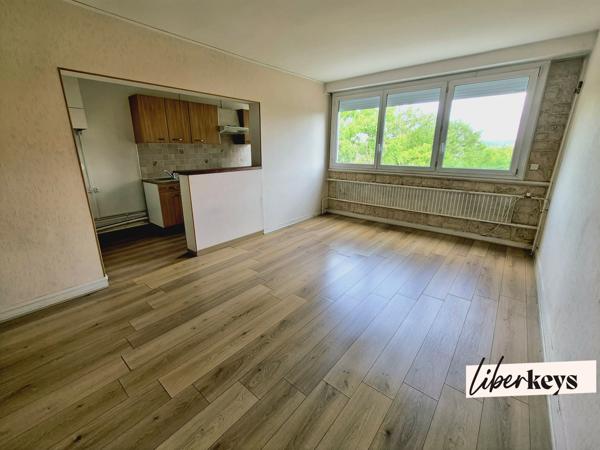 L'Isle-Adam – Dernier étage avec vue dégagée, au cœur d'un parc arboré et à deux pas du centre-ville