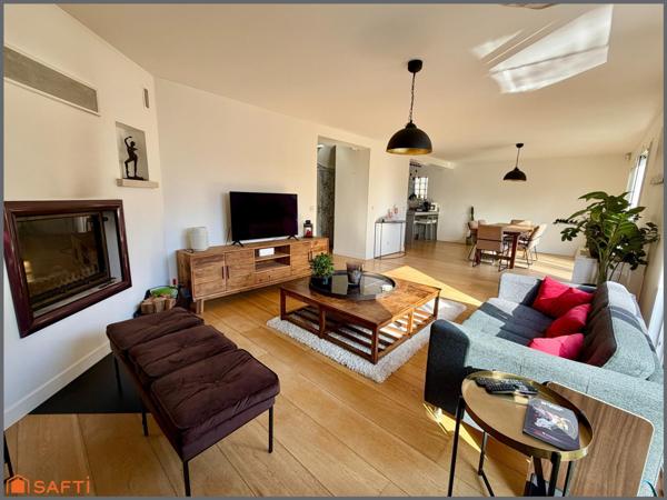 Maison rénovée avec terrasse et piscine plein sud