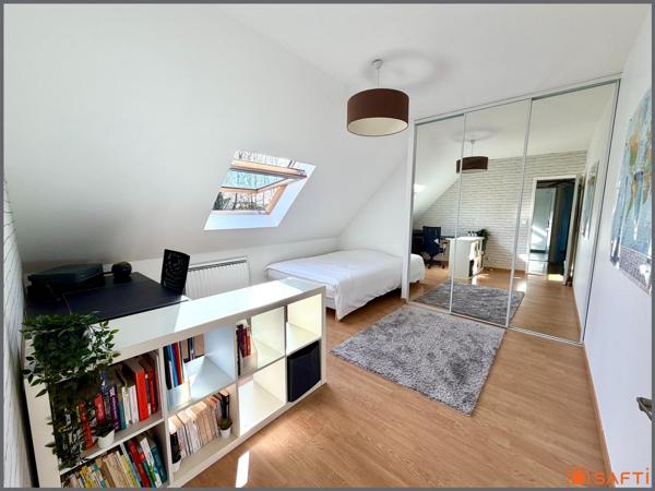 Maison rénovée avec terrasse et piscine plein sud