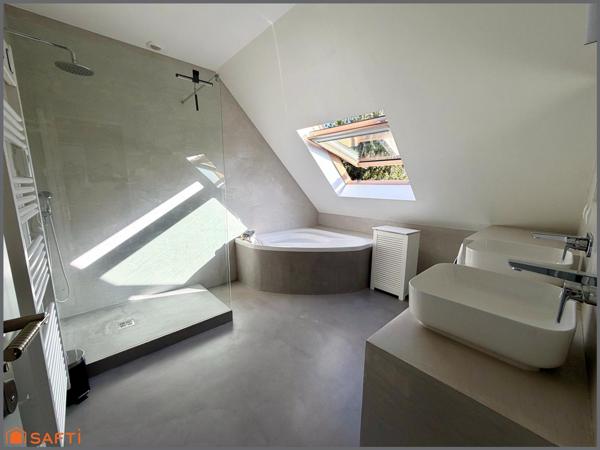 Maison rénovée avec terrasse et piscine plein sud