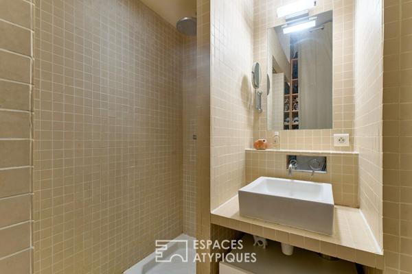 Ancien atelier transformé en loft sur cour – Marché Cadet