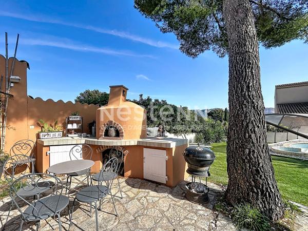 Maison CASSIS, 3 chambres, 1 bureau, 2 salles d'eau, vue imprenable cap canaille, silence total