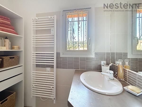 Maison CASSIS, 3 chambres, 1 bureau, 2 salles d'eau, vue imprenable cap canaille, silence total