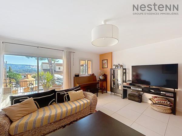 Maison CASSIS, 3 chambres, 1 bureau, 2 salles d'eau, vue imprenable cap canaille, silence total