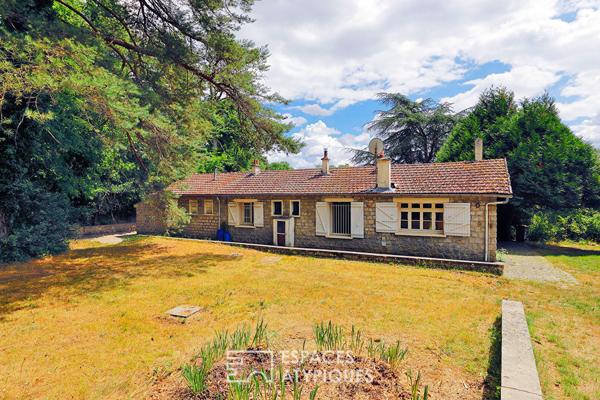 Un domaine rare de 5 hectares en lisière de forêt