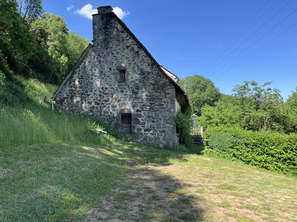 MAISON AUVERGNATE DE 1780 Ally (15700)