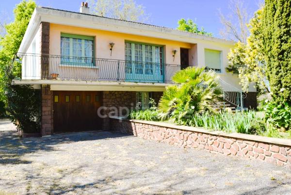 Maison à vendre 10 pièces SAINT URBAIN (85)