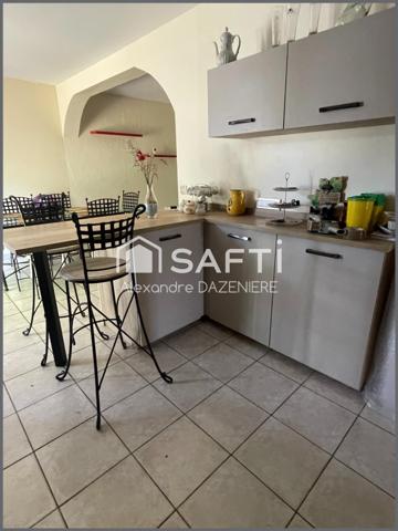 Maison avec 3 chambres et un bureau, un car port 2 places et une dépendance avec piscine