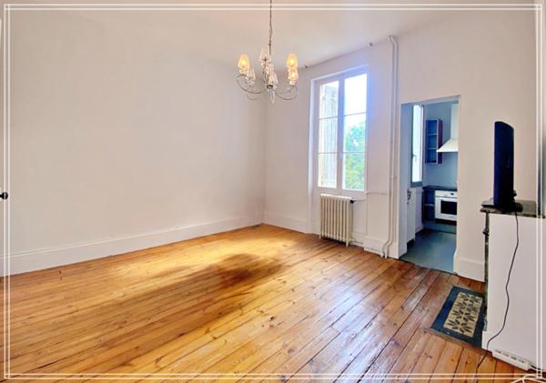 Local/bureau à vendre AGEN (47) Bureaux professionnels avec cachet – Quartier Palissy / Tour Victor Hugo- cours extérieur