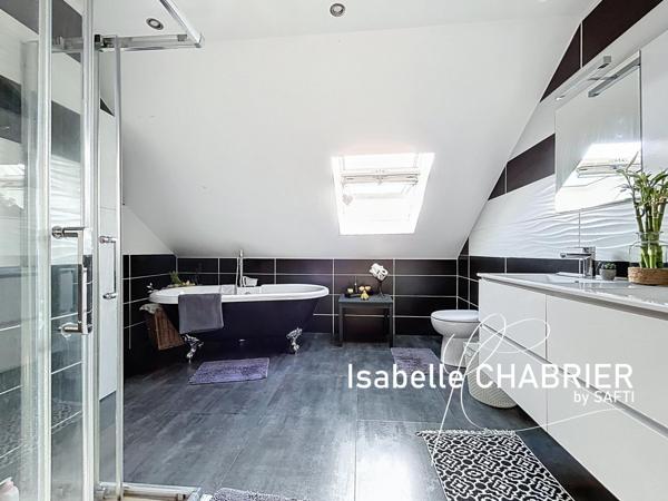 Maison sans travaux avec jardin paysager