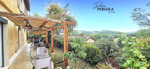 Maison d'environ 150 m² habitables située à Sarlat-La-Canéda