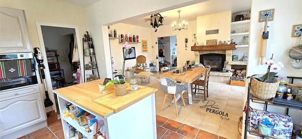 Maison d'environ 150 m² habitables située à Sarlat-La-Canéda