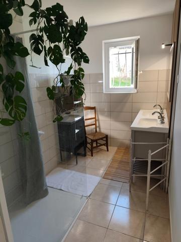 Maison à vendre 5 pièces RUELLE SUR TOUVRE (16)