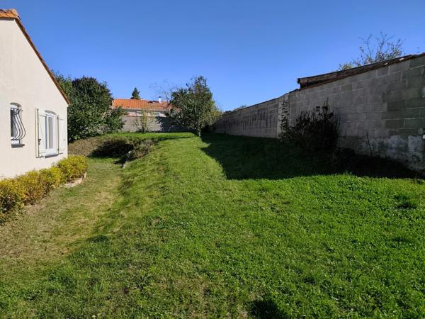 Maison à vendre 5 pièces RUELLE SUR TOUVRE (16)