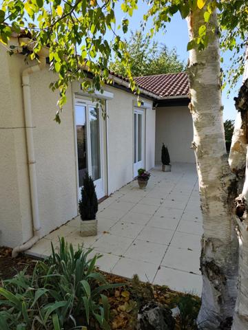 Maison à vendre 5 pièces RUELLE SUR TOUVRE (16)