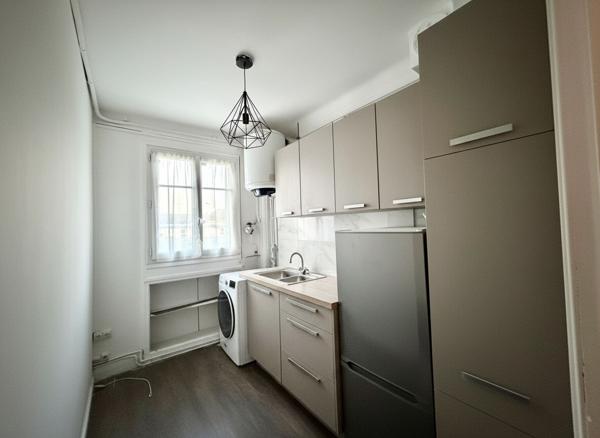 Appartement Chaville Vélizy Studio meublé 24 m2 - Vue dégagée calme proche commodités