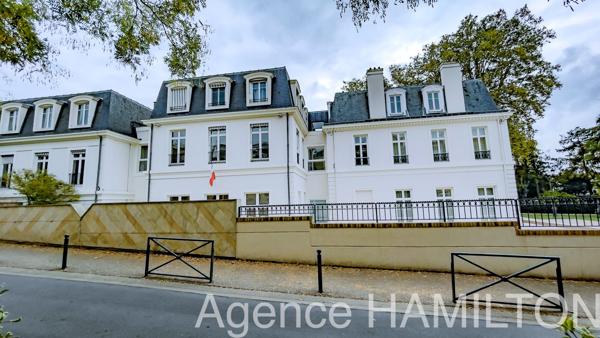 Garches mairie, beau T4 occupé avec parking, terrasse et jardin Garches