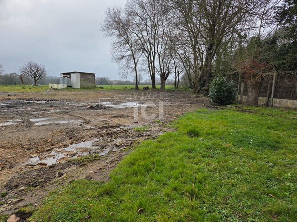 Terrain A Batir D'environ 600 M²