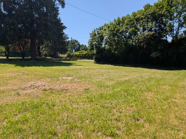 Rosières, terrain à bâtir de 676 m²