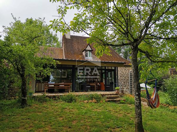 En exclusivité, très belle rénovation pour cette maison en pierre