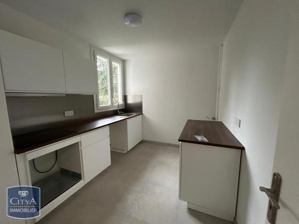 Appartement à louer 4 pièces 79.56m² Vitrolles (13127)