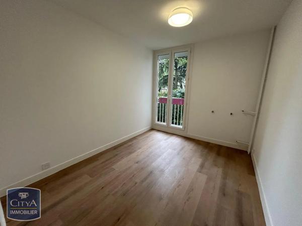 Appartement à louer 4 pièces 79.56m² Vitrolles (13127)