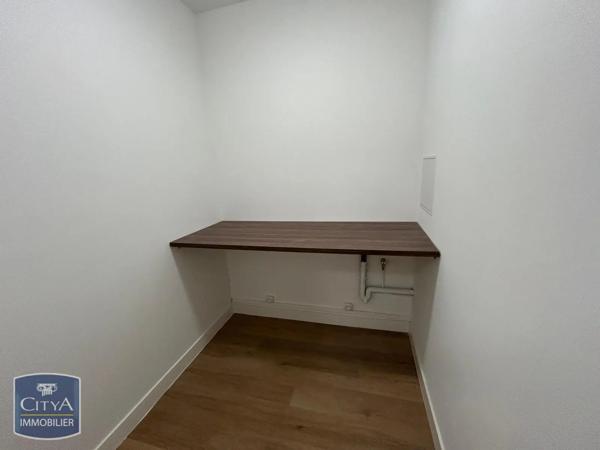 Appartement à louer 4 pièces 79.56m² Vitrolles (13127)