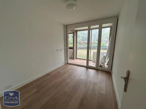 Appartement à louer 4 pièces 79.56m² Vitrolles (13127)