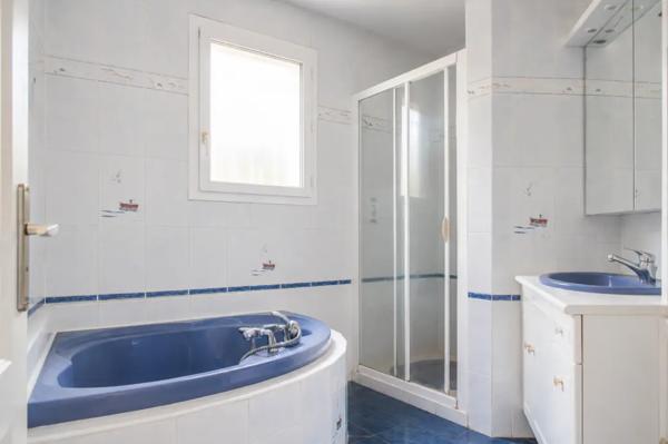 VILLA 130 m2 6 PIECES