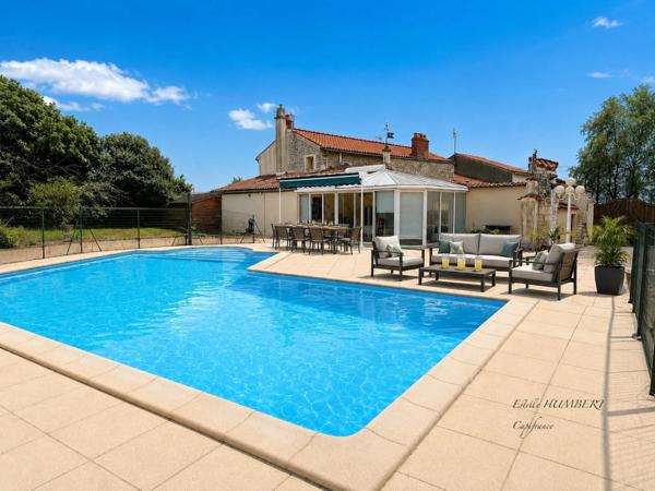 Maison de caractère-4ch+bur-à 500m de Fontenay (85)