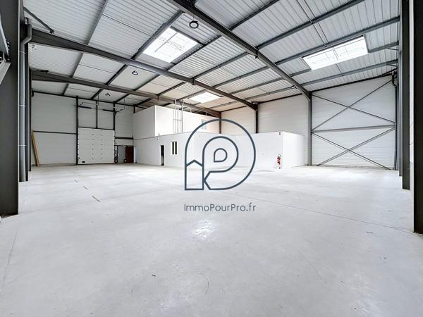 Marcq-en-Barœul – La Pilaterie | Local d'activité 529 m² avec 200 m² de bureaux | Parc GoMarcq | À vendre