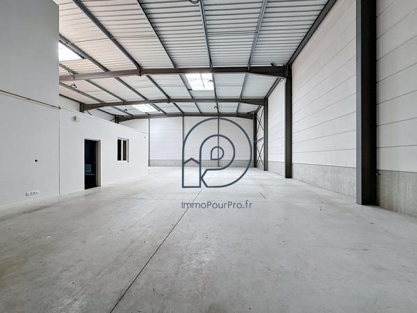 Marcq-en-Barœul – La Pilaterie | Local d'activité 529 m² avec 200 m² de bureaux | Parc GoMarcq | À vendre