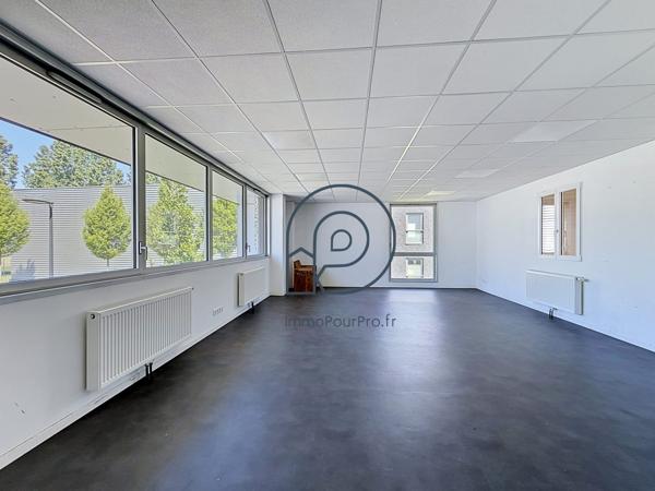Marcq-en-Barœul – La Pilaterie | Local d'activité 529 m² avec 200 m² de bureaux | Parc GoMarcq | À vendre