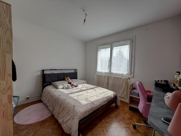 Villeneuve-sur-Lot (47300) VILLENEUVE-SUR-LOT, AU CALME , GRANDE MAISON FAMILIALE SUR 2 NIVEAUX AVEC JARDIN