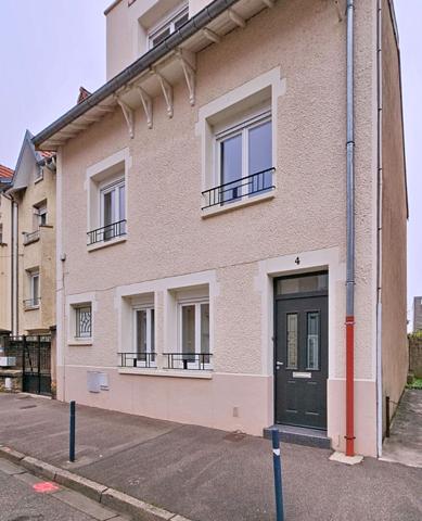 Maison de ville _5 chambres _terrasse _ jardin _rénovations récentes