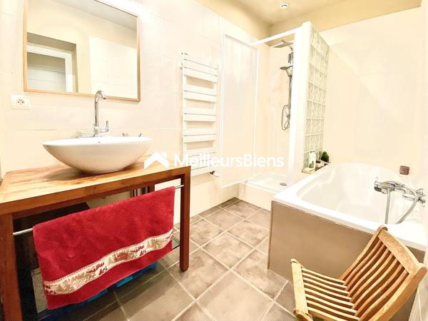 Appartement 4 pièces 92 m2 avec cave et stationnement