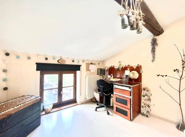 Appartement 4 pièces 92 m2 avec cave et stationnement