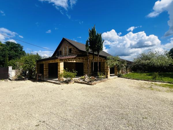 Maison
         6 pièces
        - 165 m² 282 225 € *