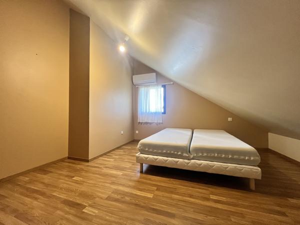 Maison
         6 pièces
        - 165 m² 282 225 € *