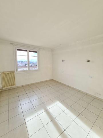 Perpignan (66000) T3 lumineux + balcon + parking