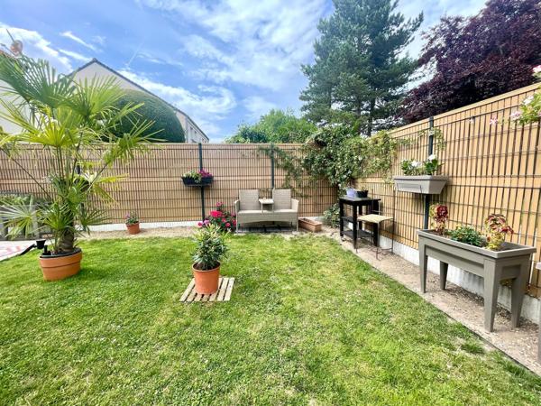 Maison
         5 pièces
        - 122 m² 388 000 € *