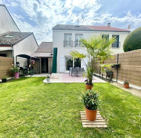 Maison
         5 pièces
        - 122 m² 388 000 € *