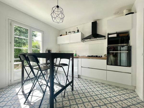 Maison
         5 pièces
        - 122 m² 388 000 € *