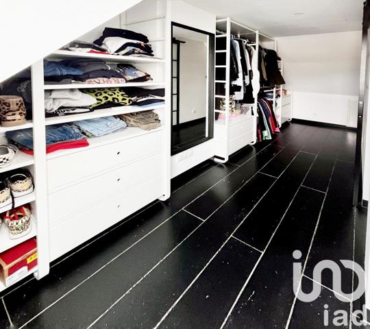 Maison 6 pièces de 130 m² à Bailly-Romainvilliers (77700)