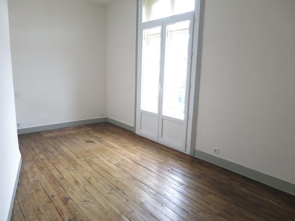 RENNES HYPER CENTRE - PLACE HOCHE - Appartement type 2 de 41m²