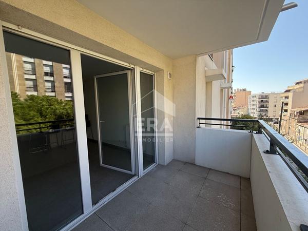 A VENDRE 13005 MARSEILLE APPARTEMENT T2 DE 42 M² AVEC DEUX PLACES DE PARKING EN SOUS SOL TERRASSE