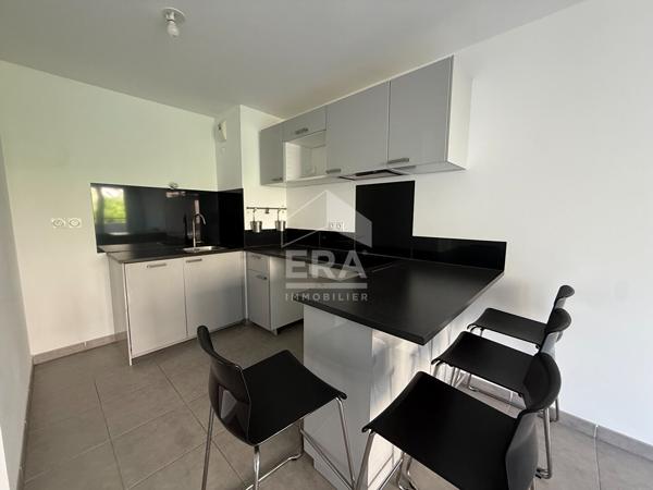 A VENDRE 13005 MARSEILLE APPARTEMENT T2 DE 42 M² AVEC DEUX PLACES DE PARKING EN SOUS SOL TERRASSE