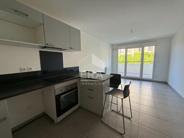A VENDRE 13005 MARSEILLE APPARTEMENT T2 DE 42 M² AVEC DEUX PLACES DE PARKING EN SOUS SOL TERRASSE