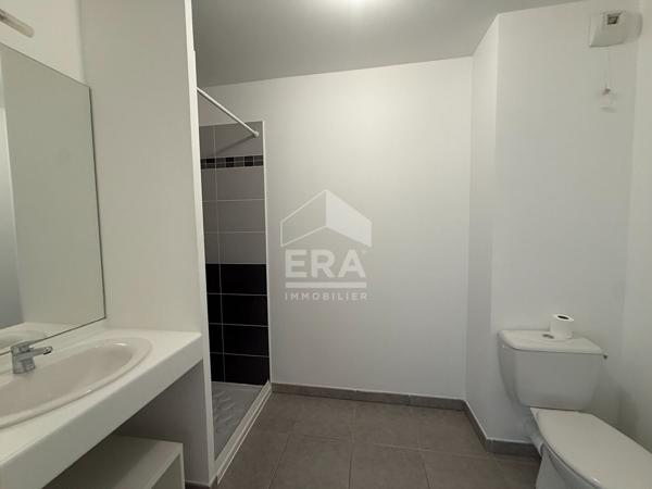 A VENDRE 13005 MARSEILLE APPARTEMENT T2 DE 42 M² AVEC DEUX PLACES DE PARKING EN SOUS SOL TERRASSE